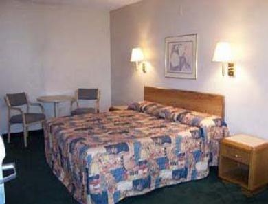 Knights Inn Orlando Room photo